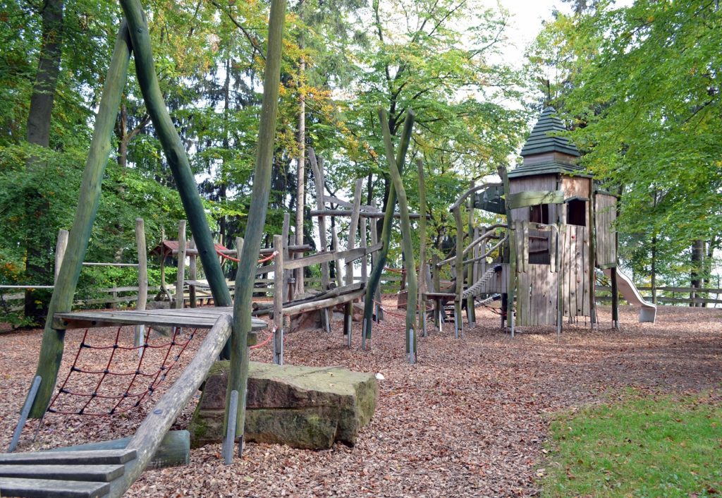 Waldspielplatz_Foto_Heidrun Verba, Archiv HVV_klein Waldspielplatz am Geoportal in Rochlitz
