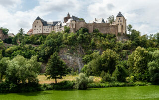 Burg Mildenstein, erbaut auf und aus Leisniger Porphyr. Foto: M. J. Kellner