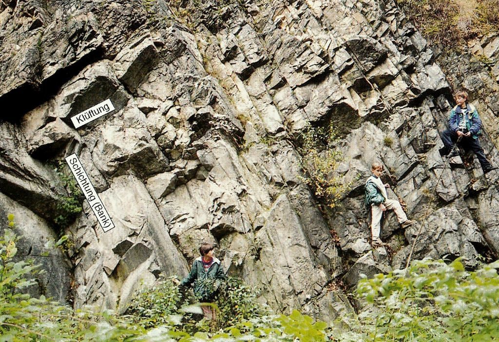 foto4_eißmann_web Der Steinbruch am Collmberg mit anstehender quarzitischer Grauwacke, Foto: Eißmann