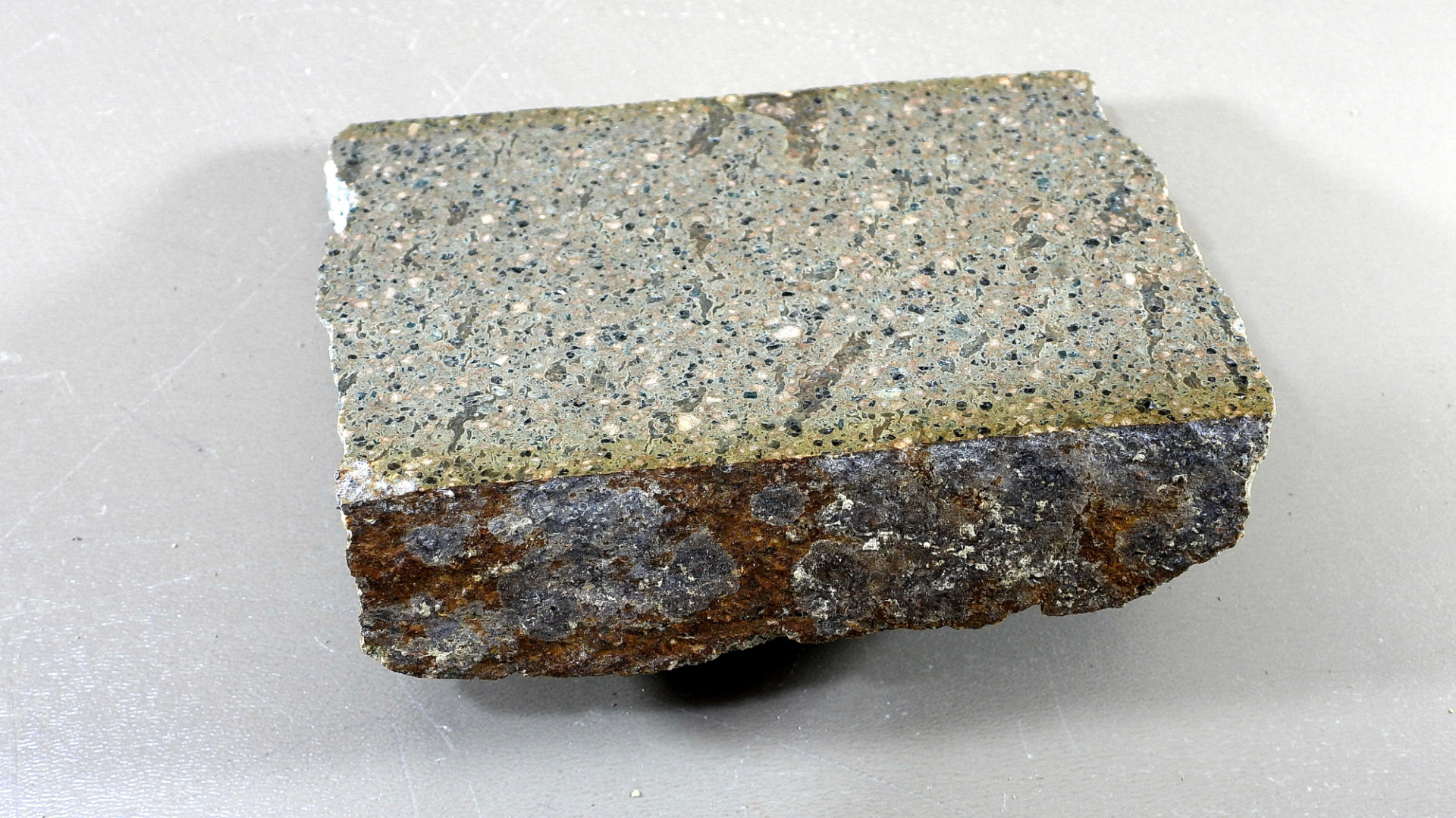 Pyroxen-Quarzporphyr, Wermsdorf, Handstück, Foto: Frank Schmidt