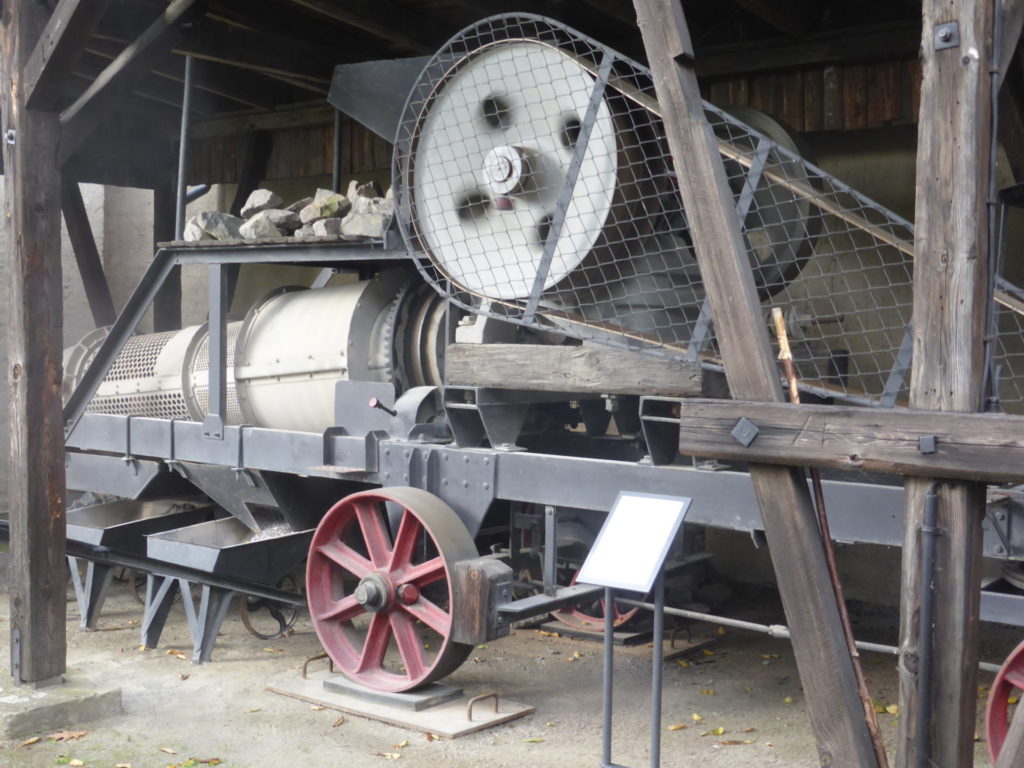 Knackmaschine im Museum Steinarbeiterhaus Hohburg, Foto Archiv Geopark